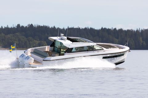 2024 Delta Powerboats 48 Coupe